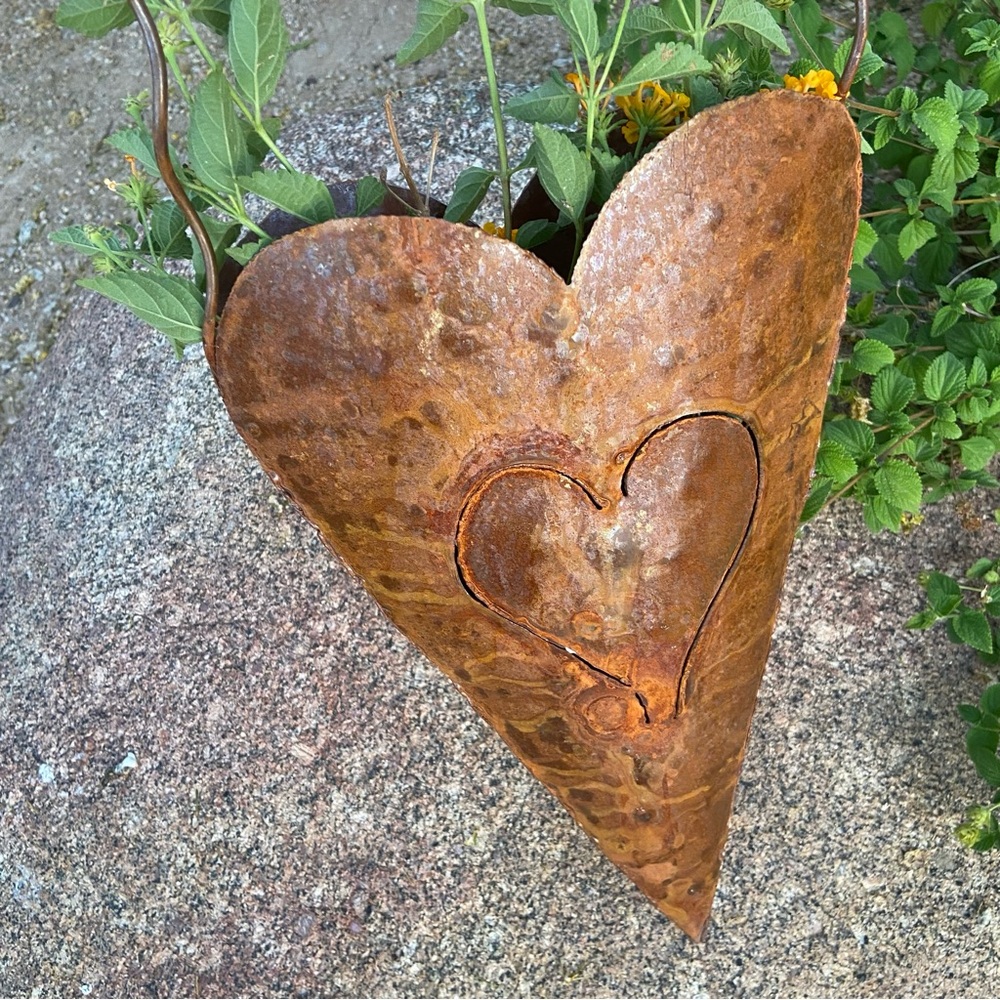 Rustic Metal Heart Flower/Plant Holder - Garden Art, 20" Including Hanger - Picture 6 of 11